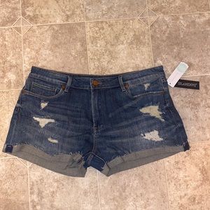 NWT Blank NYC Amira distressed short 32 (14)